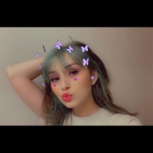 Meet your Posher, Alexis